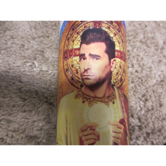 SCHITTS CREEK SAINT DAVID ROSE CANDLE NEW - Picture 3 of 5